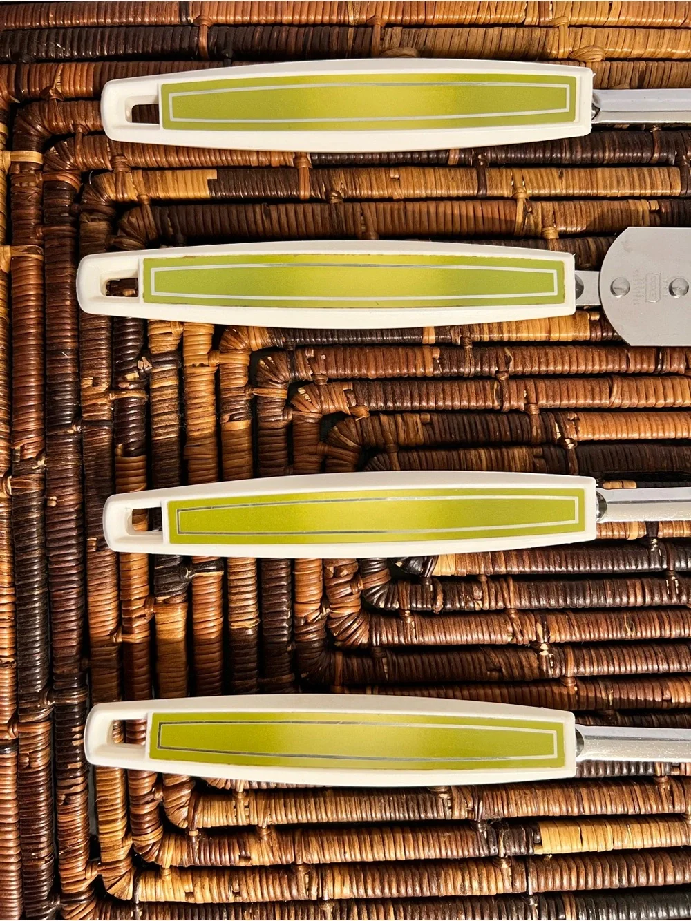 Ekco Nylon Plastic Olive Green Kitchen Utensils